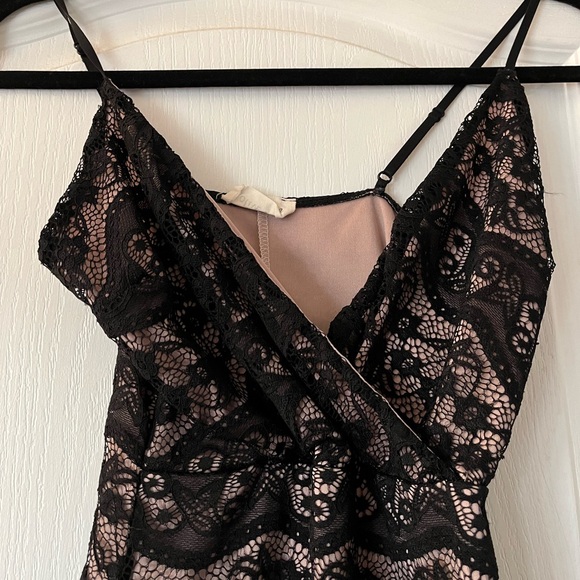 Black and Nude Lace Bodycon Dress - Picture 2 of 3